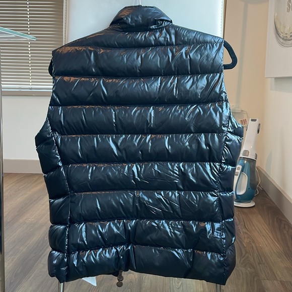 Moncler Ghany Vest - Picture 4 of 7